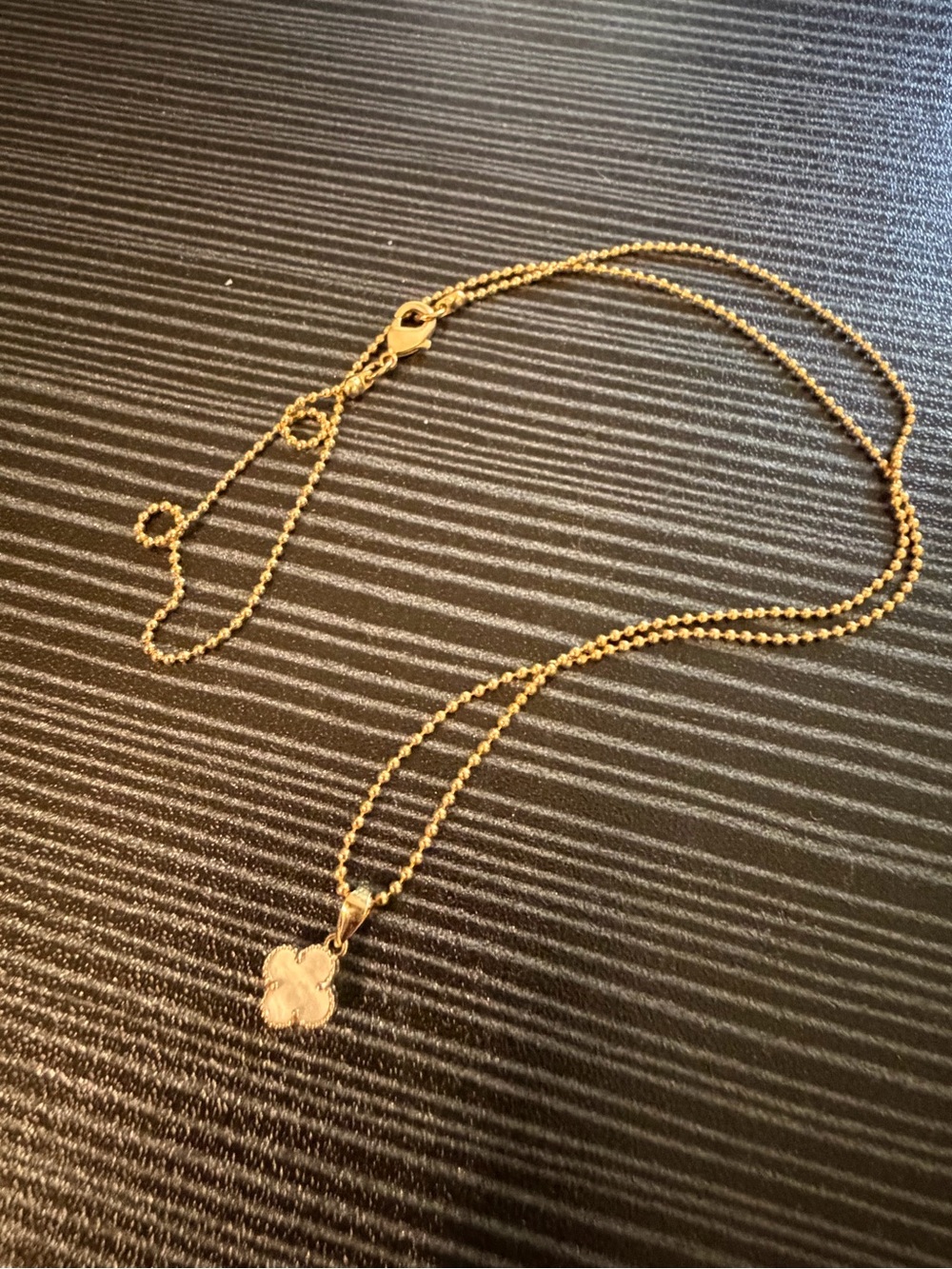 Gold Clover Mother of pearl Pendant Necklace - Elegant Women's Jewelry